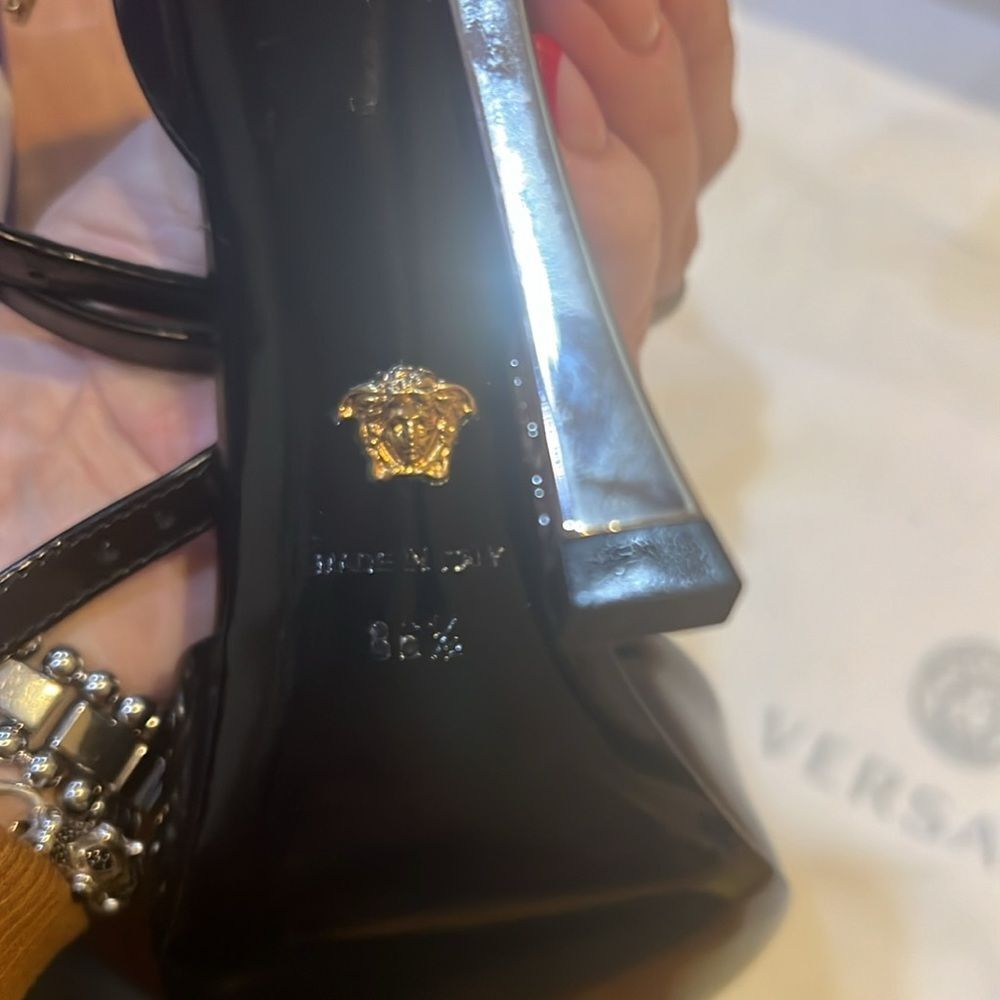Versace Spiked Pin Point Pumps Black Women’s. - Picture 6 of 8
